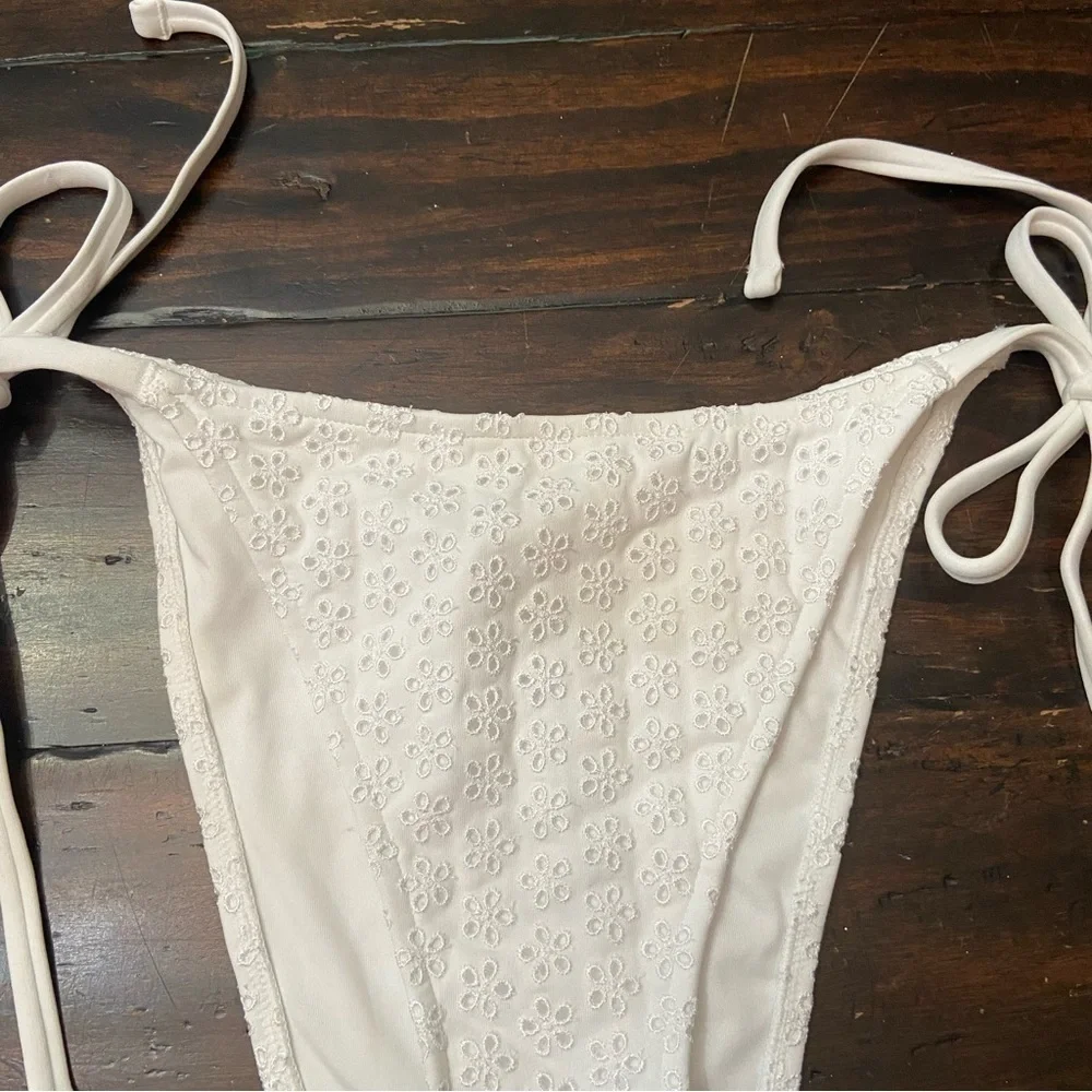 New! Frankie's Bikinis Bridgette White Eyelet String Bikini Bottom 1588